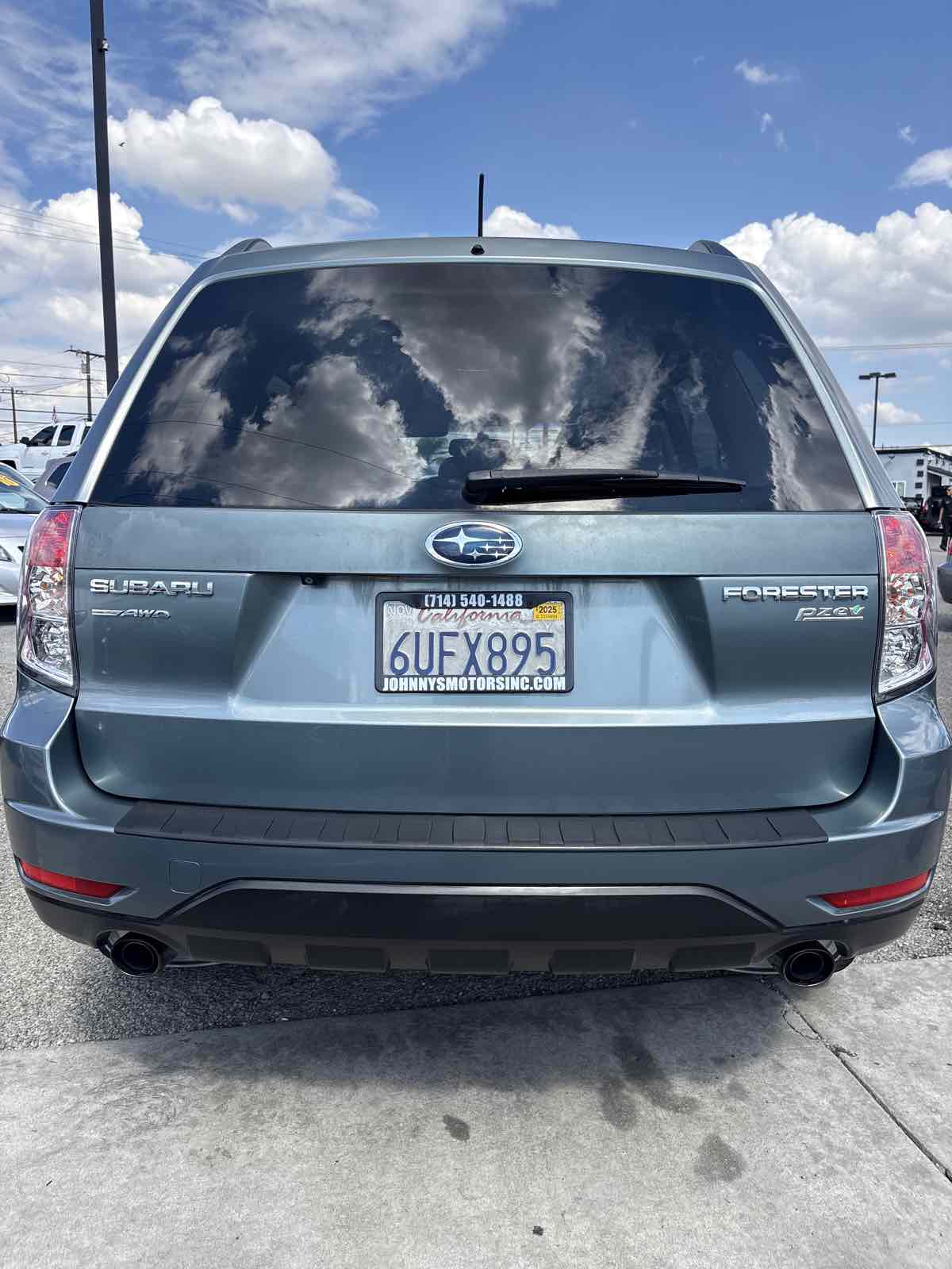 2011 Subaru Forester 2.5X Limited photo 2
