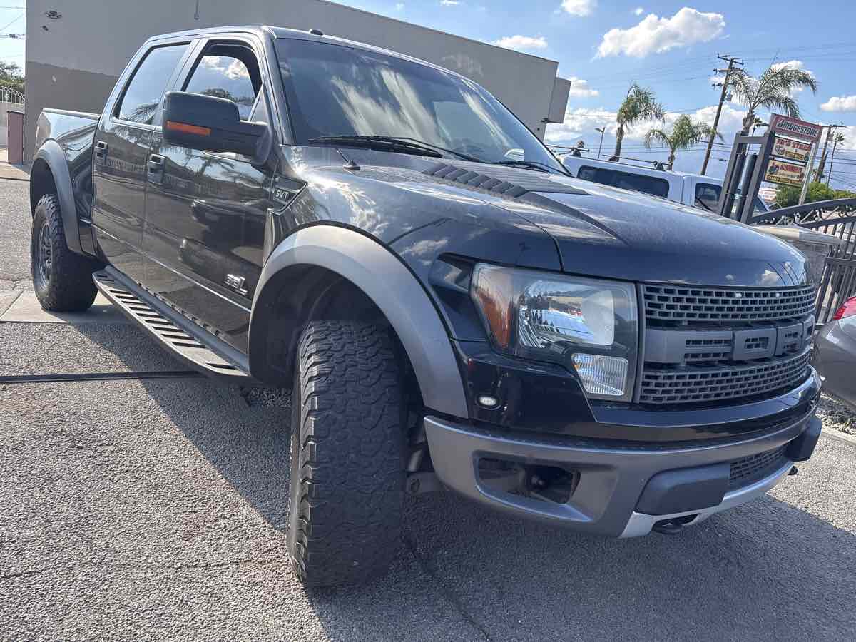 2011 Ford F-150 SVT Raptor photo 4