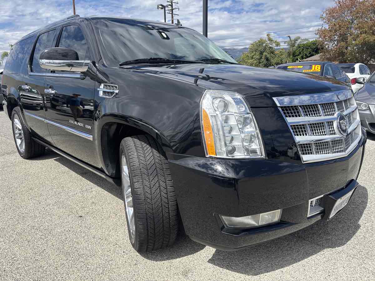 2012 Cadillac Escalade ESV Platinum photo 4