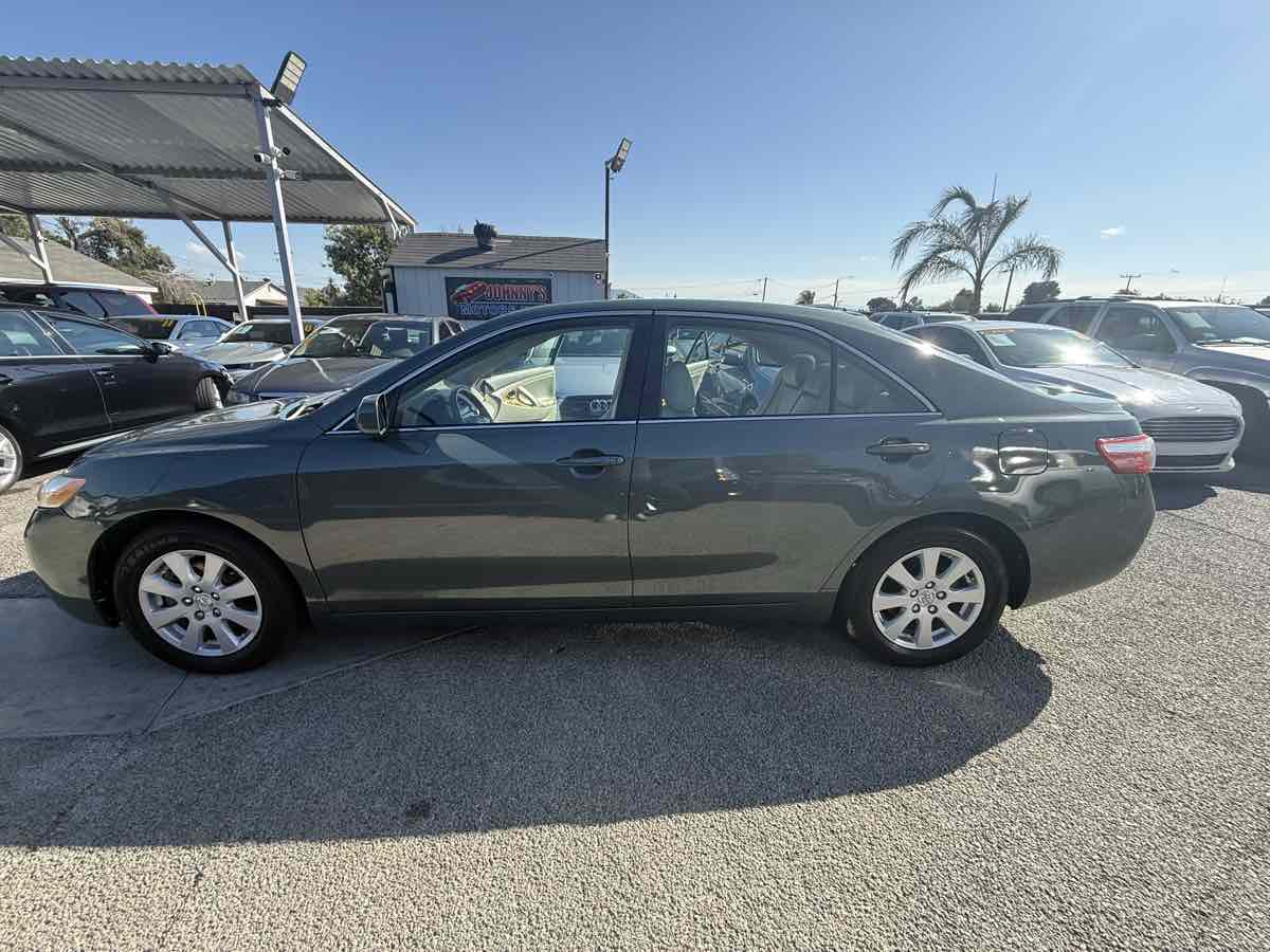 2007 Toyota Camry LE photo 2