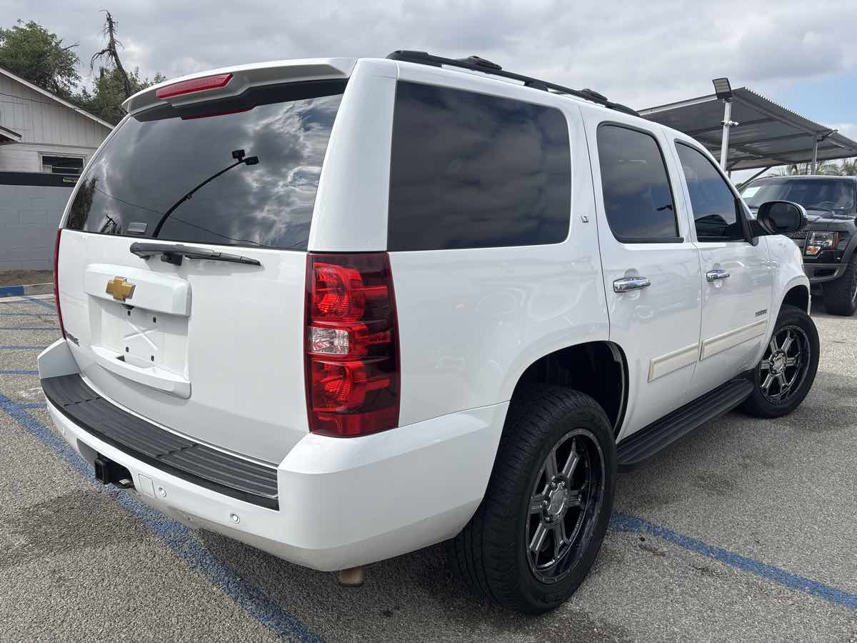 2013 Chevrolet Tahoe LT photo 3