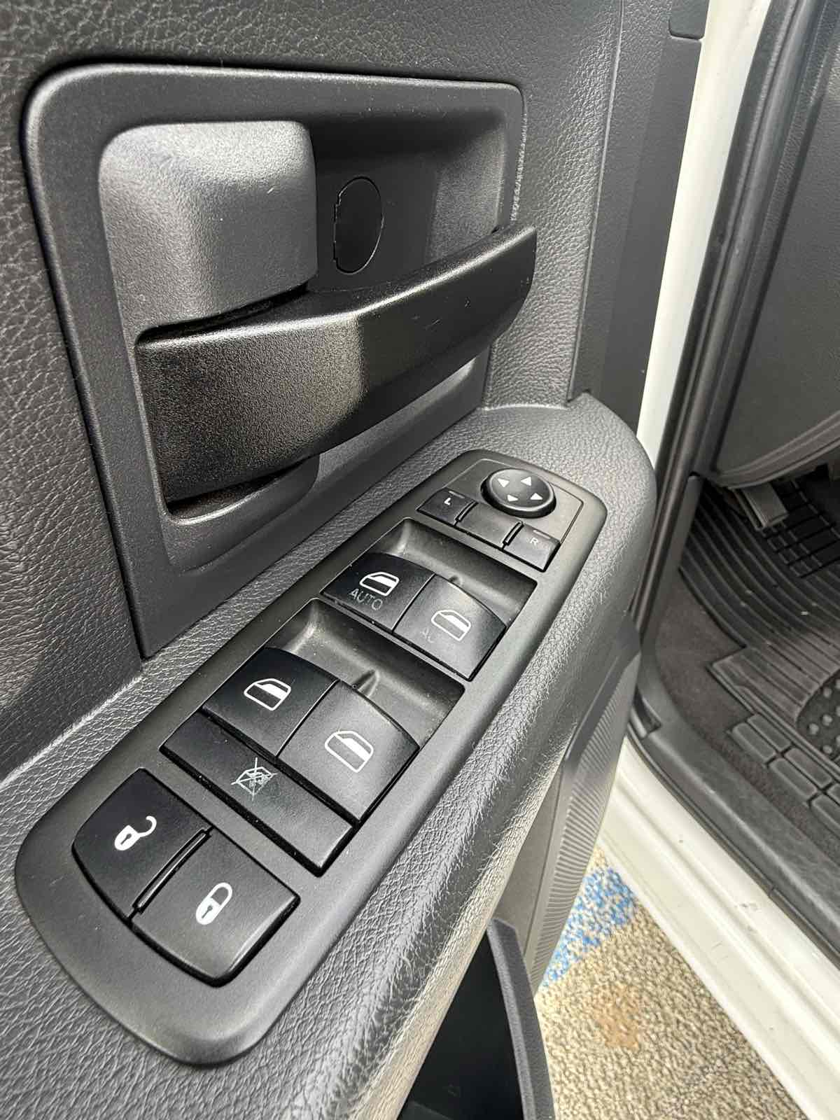 2012 Ram 1500 Express photo 19
