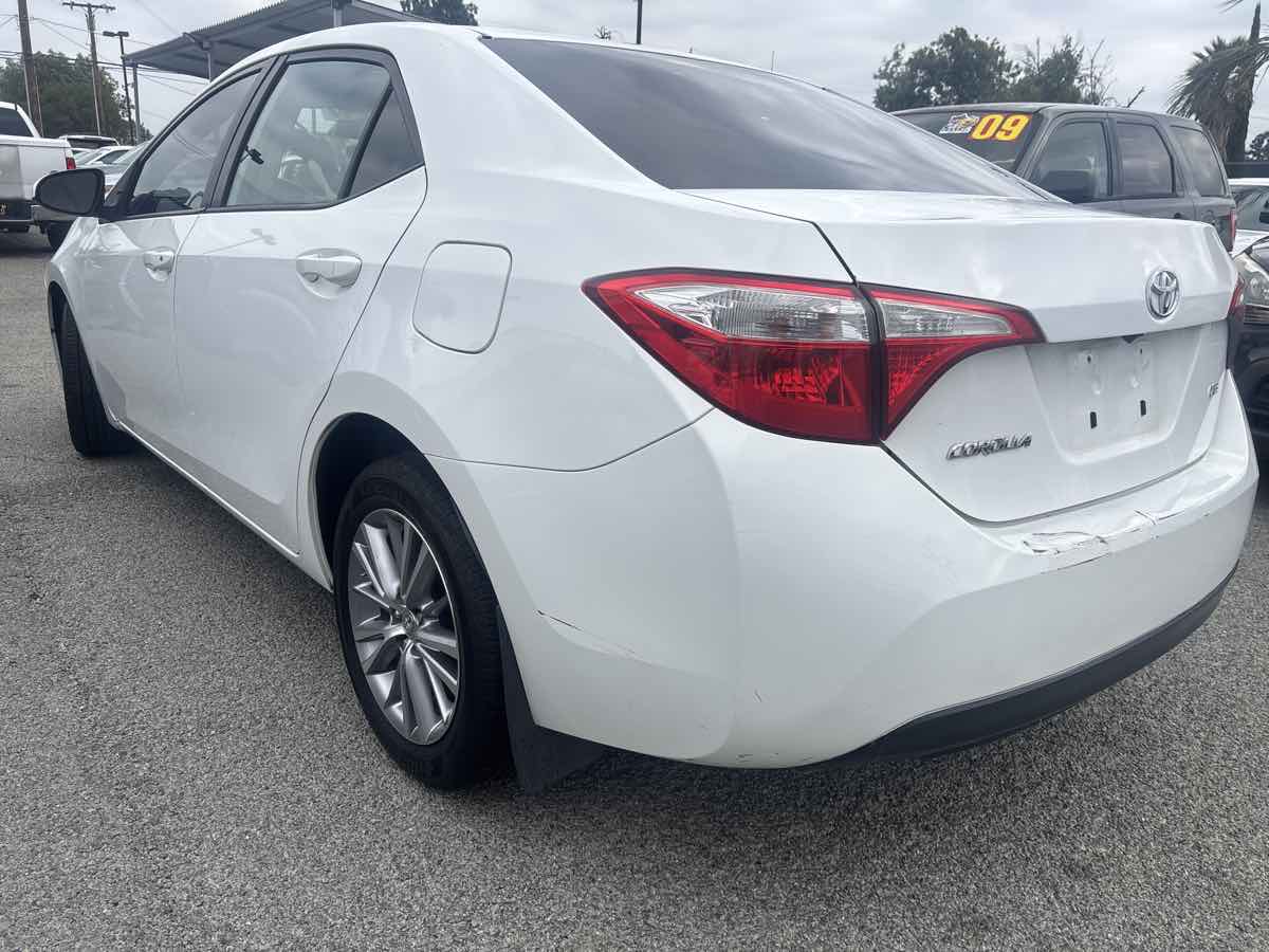 2014 Toyota Corolla LE photo 2