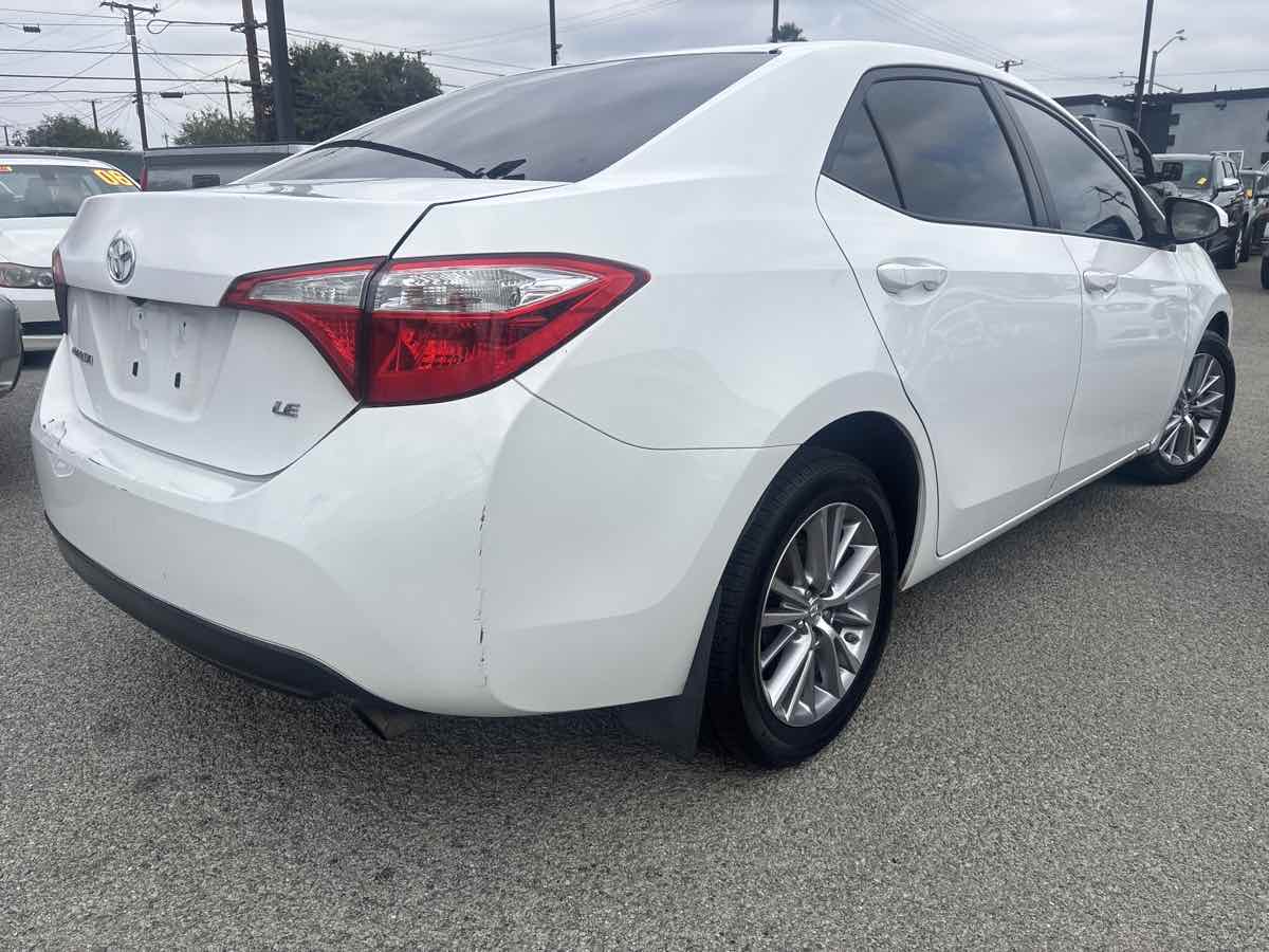 2014 Toyota Corolla LE photo 3