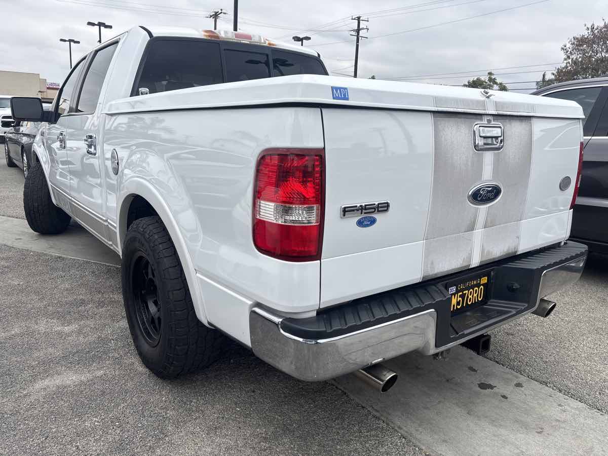 2005 Ford F-150 Lariat photo 2