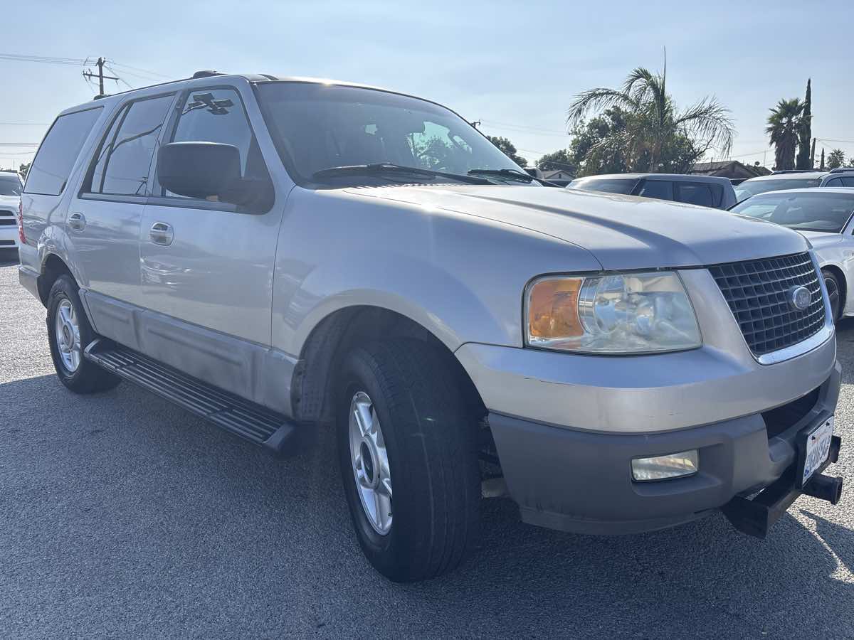 2003 Ford Expedition XLT photo 4