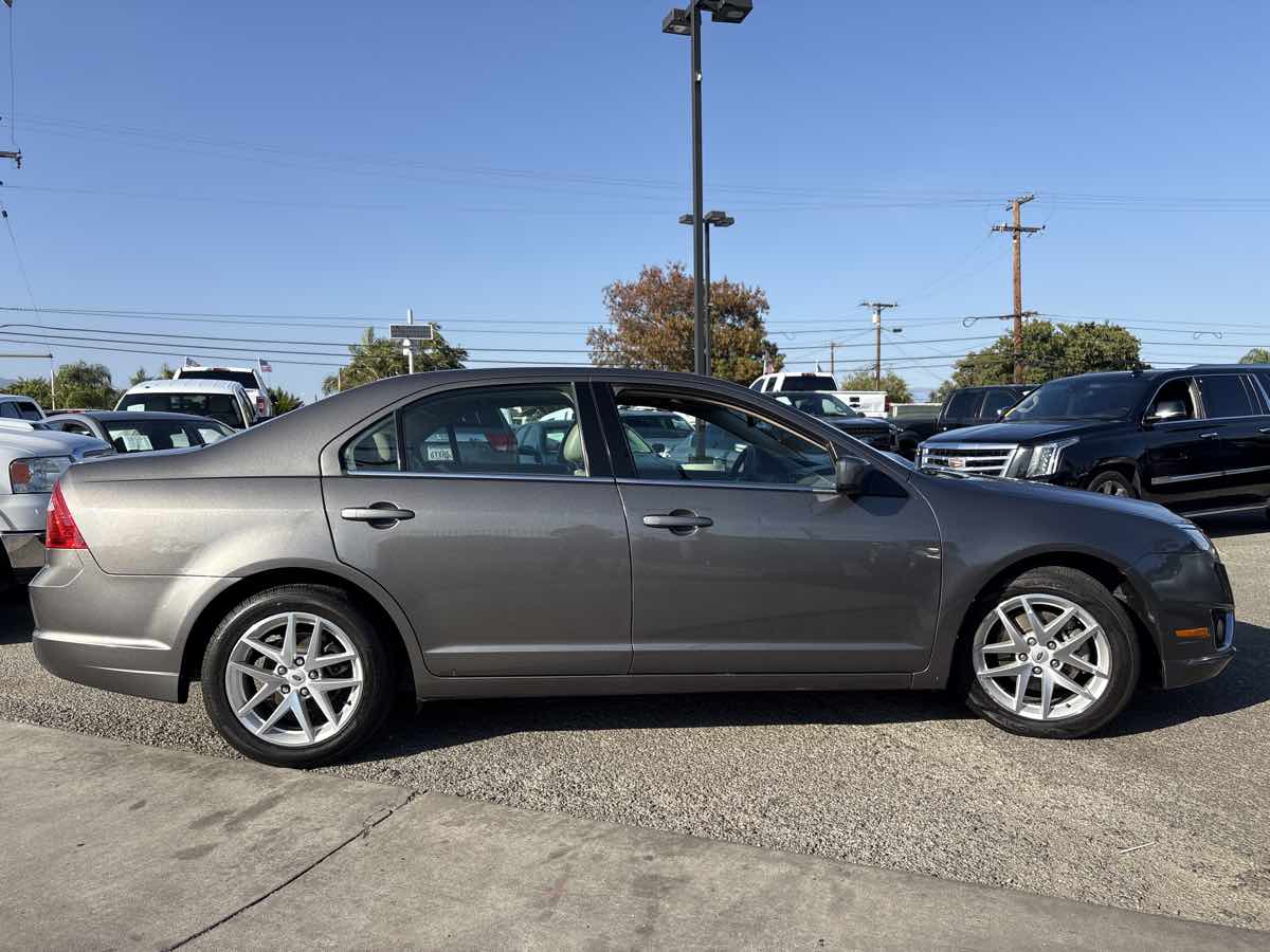 2010 Ford Fusion SEL photo 4