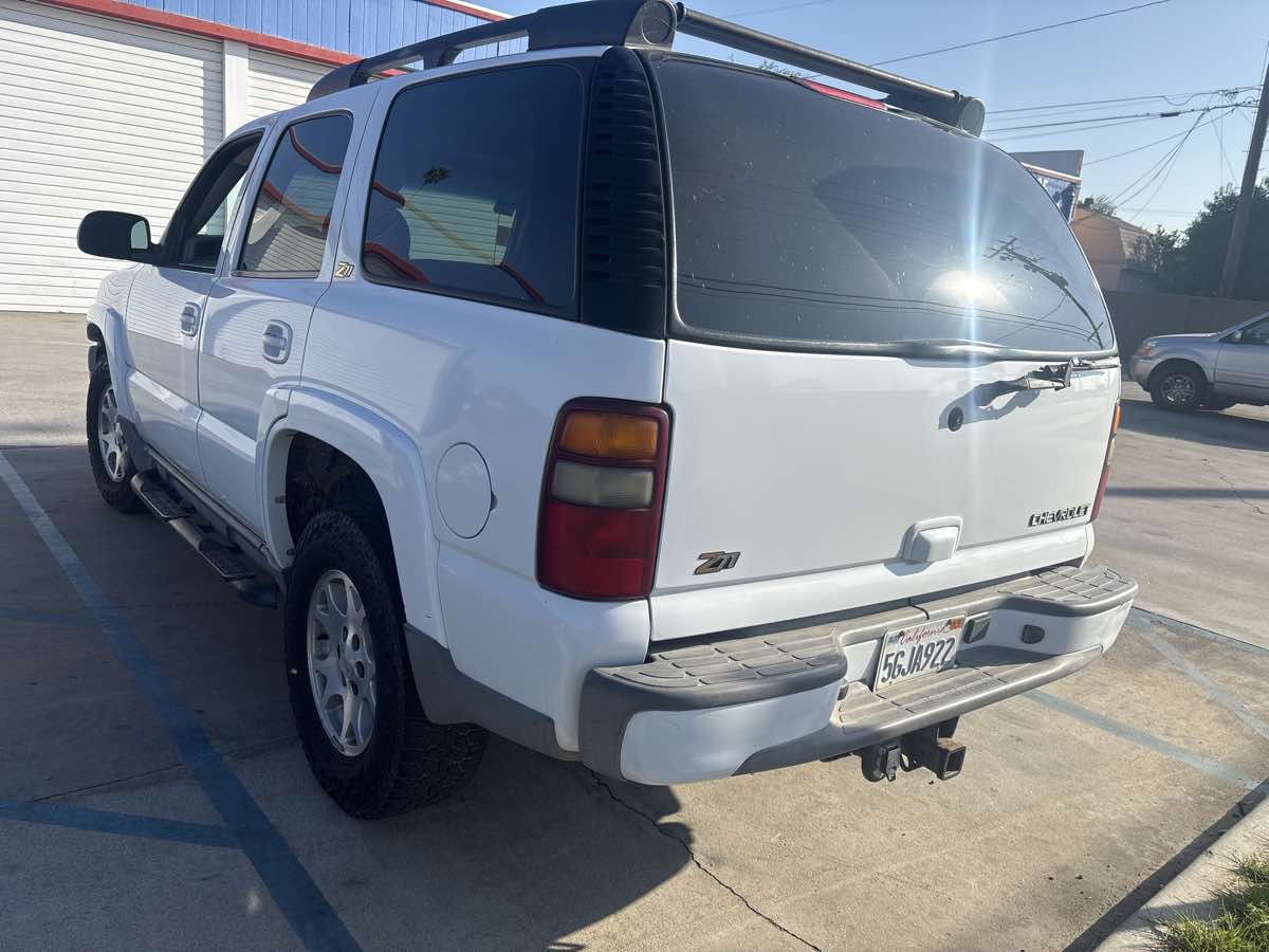 2002 Chevrolet Tahoe Z71 photo 2