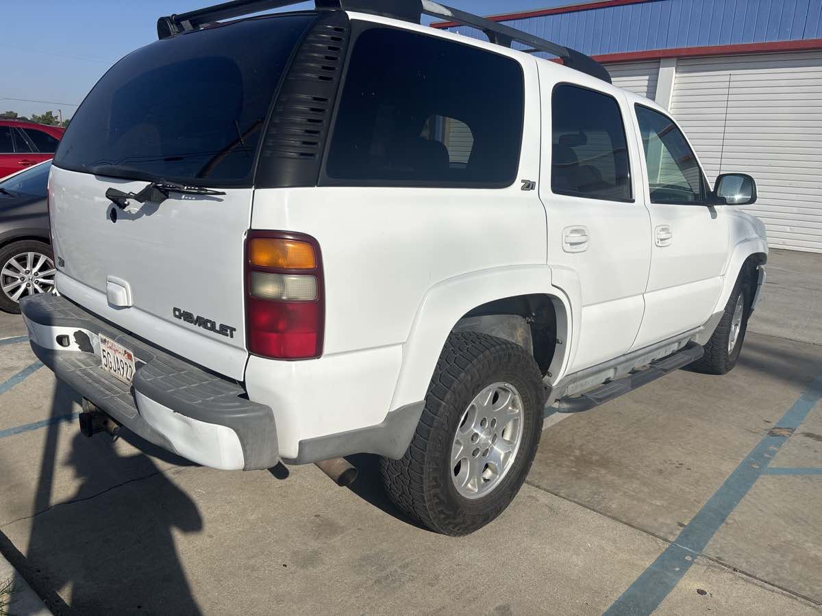 2002 Chevrolet Tahoe Z71 photo 3
