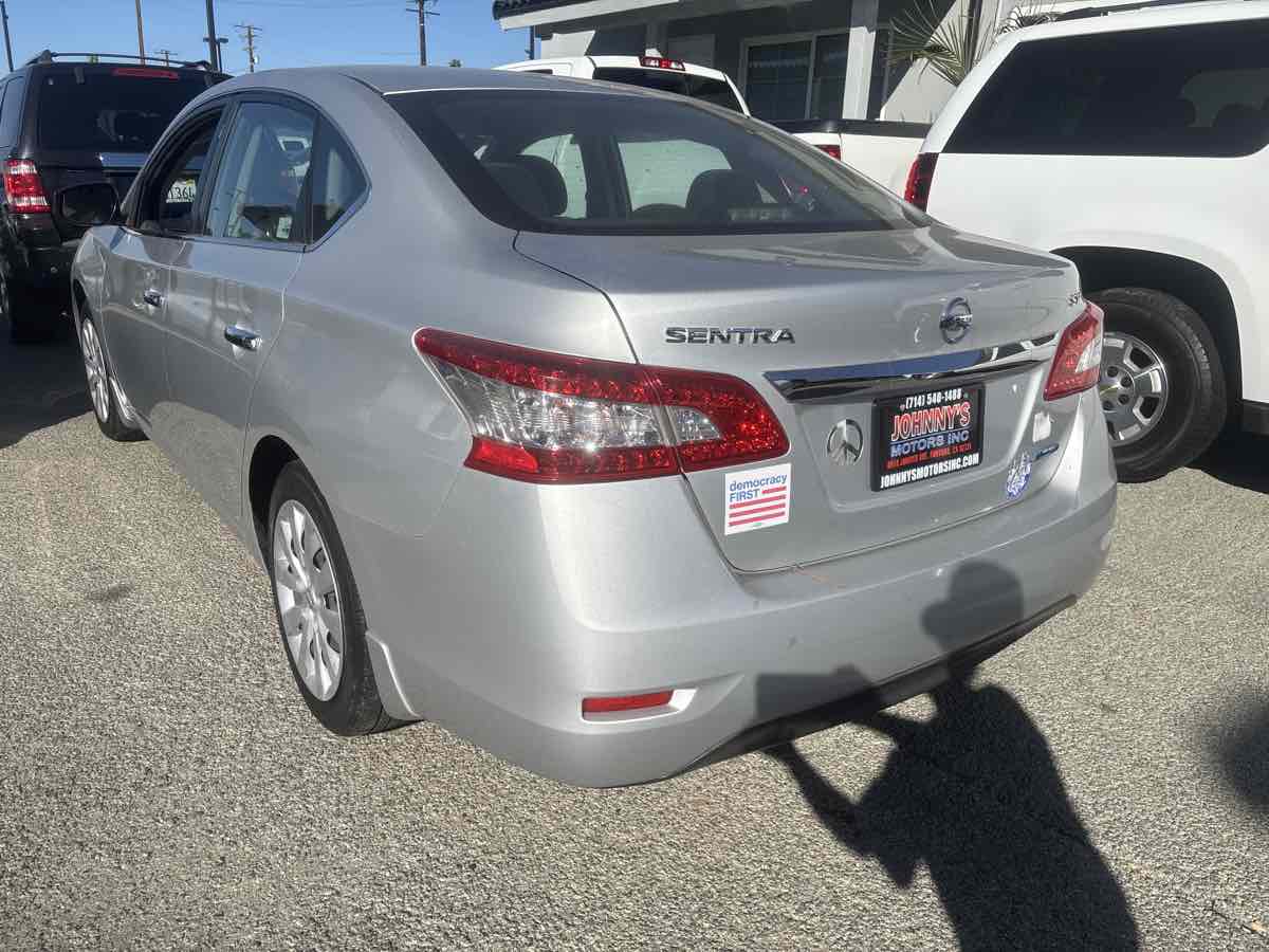 2013 Nissan Sentra SV photo 2