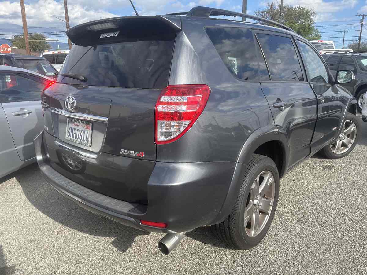2010 Toyota RAV4 Sport photo 3