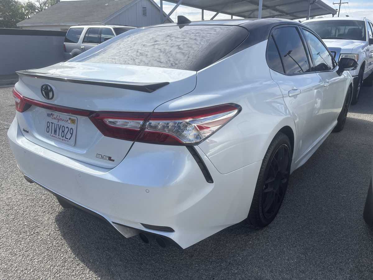 2020 Toyota Camry XSE V6 photo 3