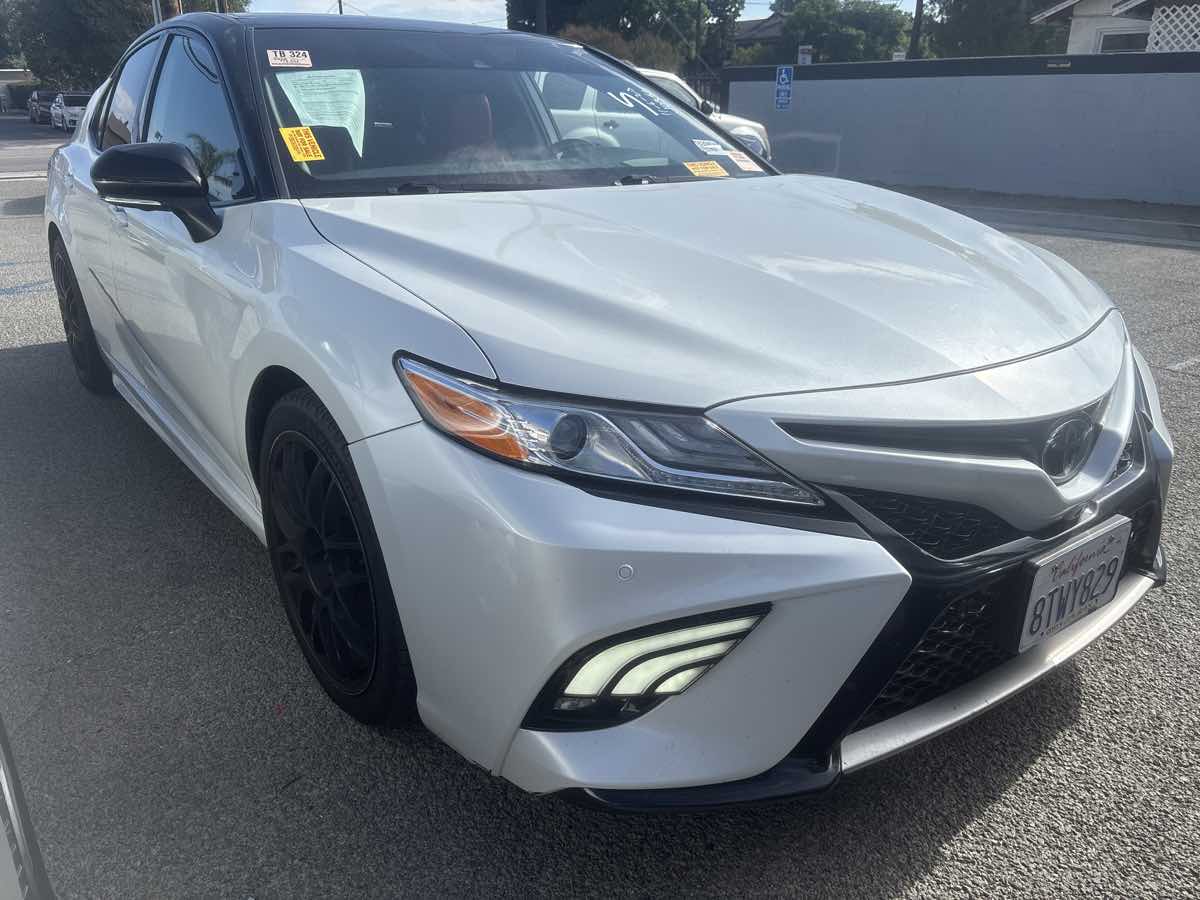 2020 Toyota Camry XSE V6 photo 4