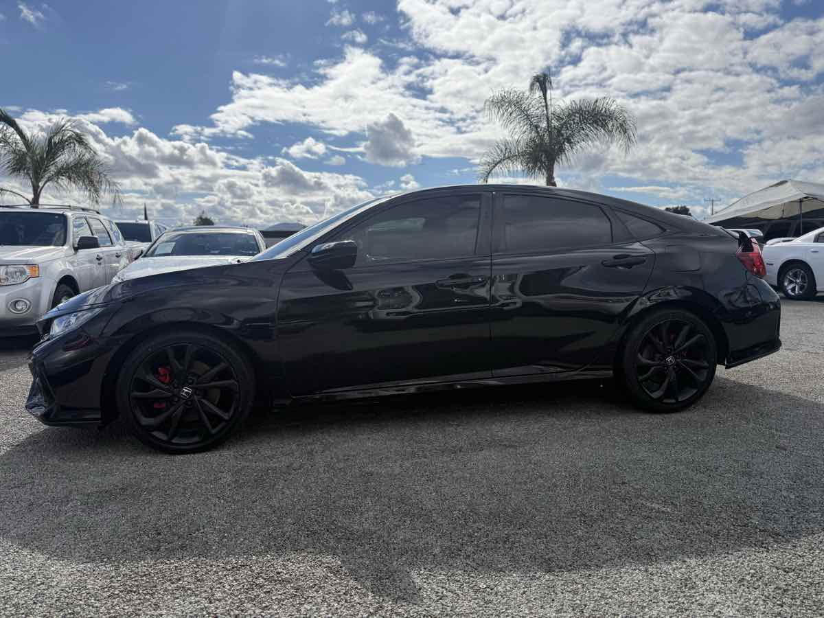 2019 Honda Civic Si photo 2