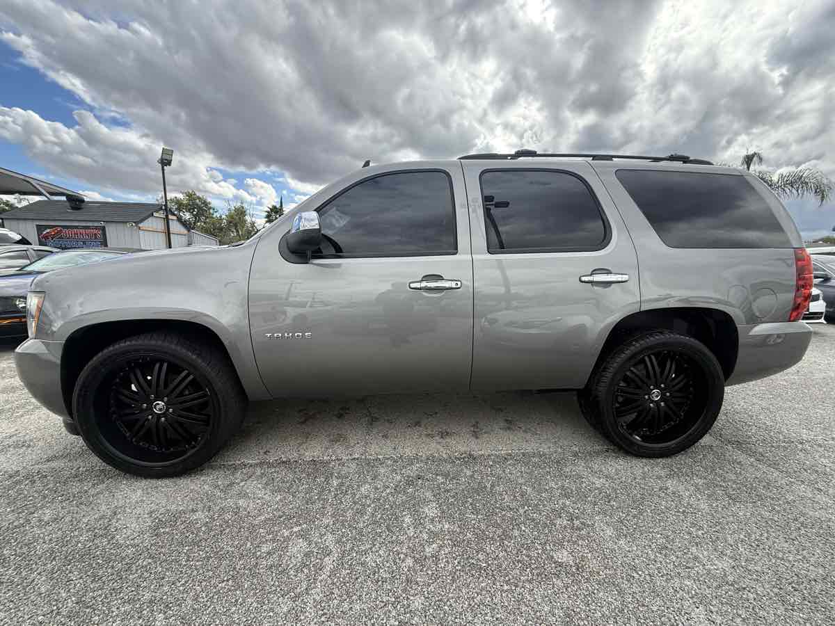 2012 Chevrolet Tahoe LS photo 2