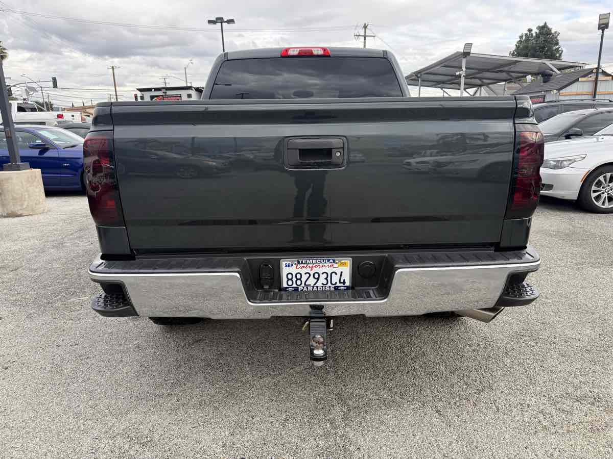 2017 Chevrolet Silverado 1500 LT photo 4