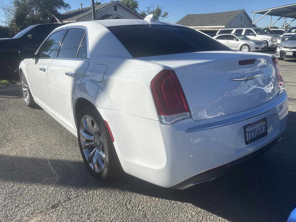 2016 Chrysler 300 C Base photo 2