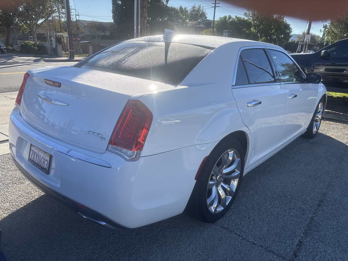 2016 Chrysler 300 C Base photo 3