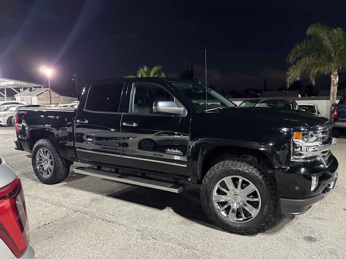 2018 Chevrolet Silverado 1500 High Country Crew Cab 4WD