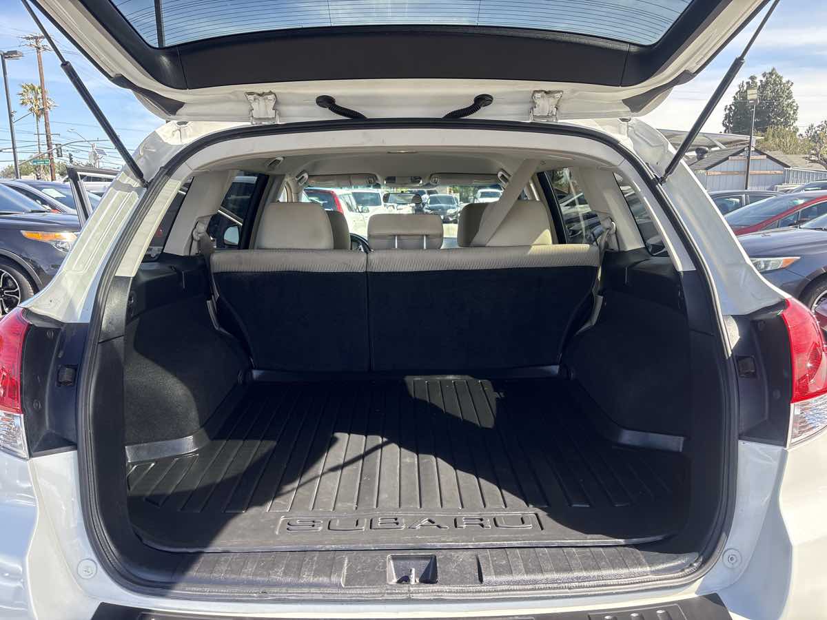 2012 Subaru Outback Premium - Photo 12