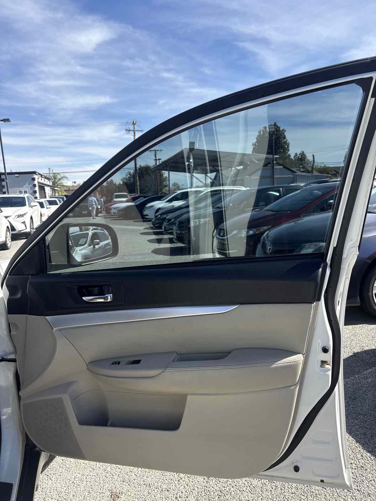 2012 Subaru Outback Premium - Photo 16