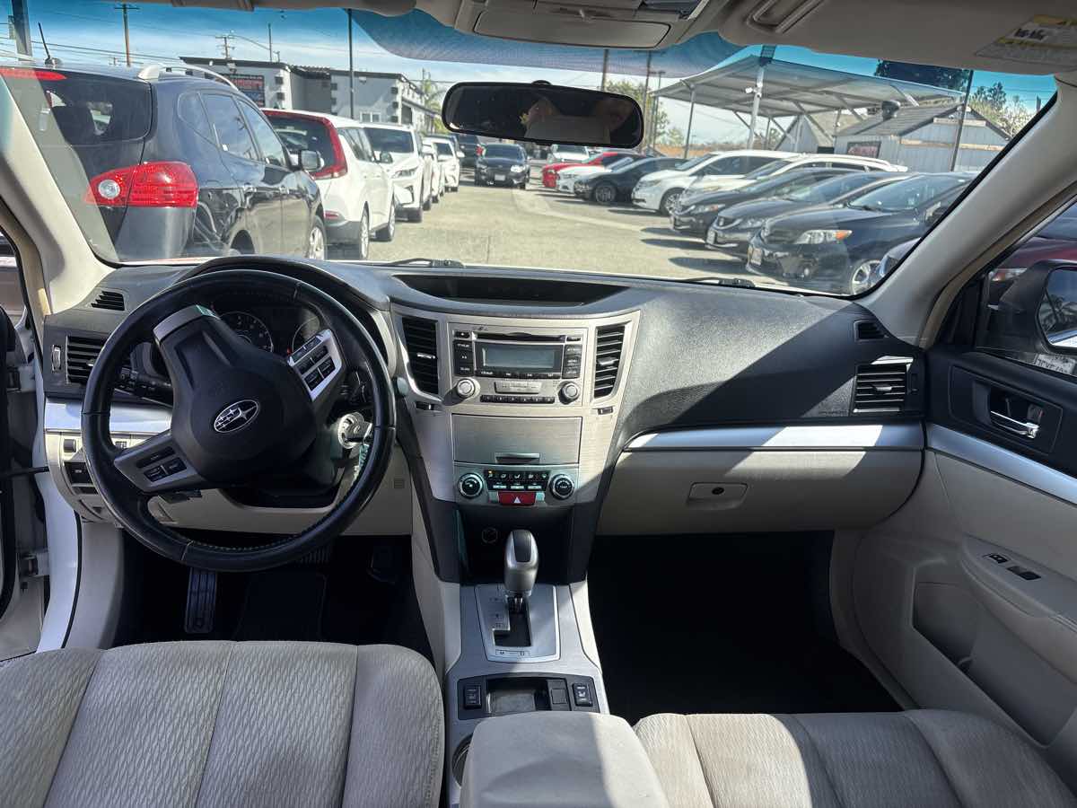 2012 Subaru Outback Premium - Photo 18