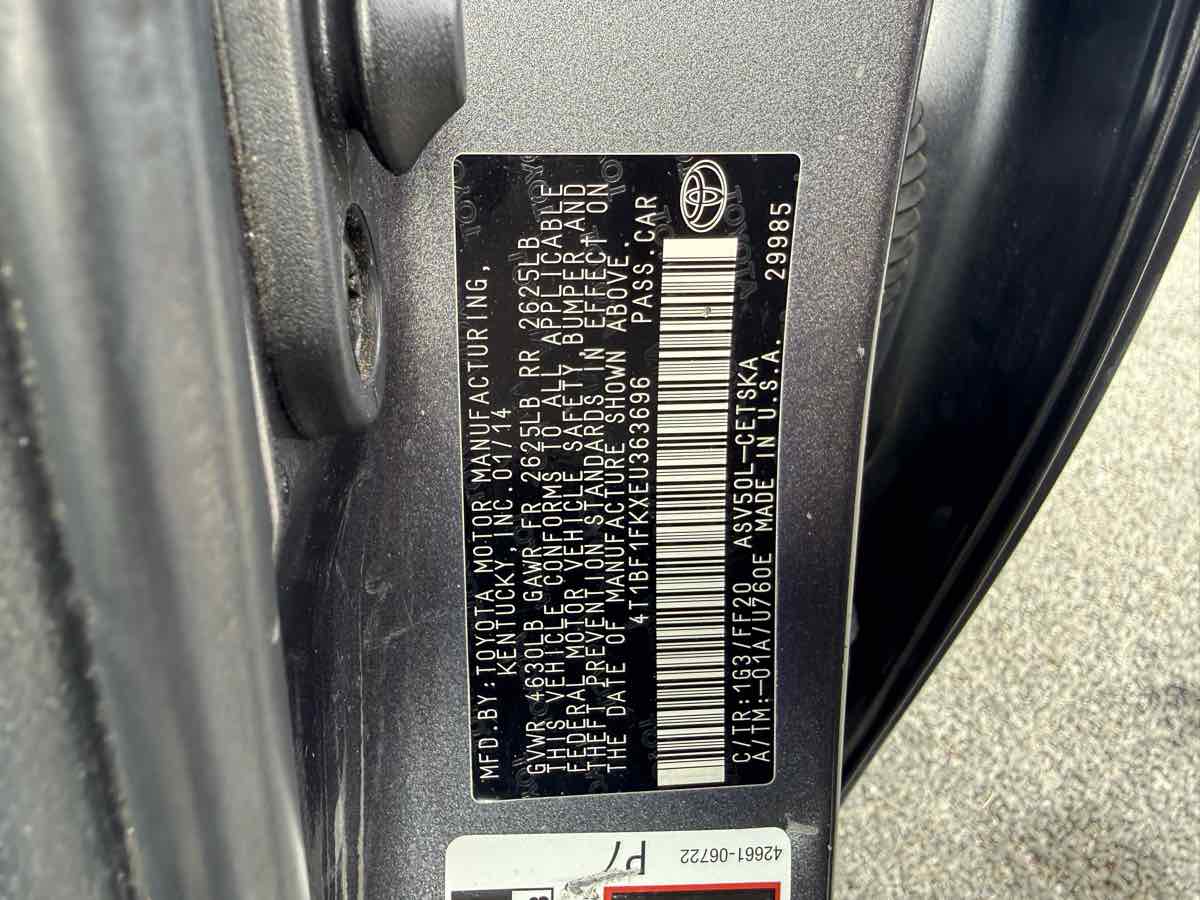 2014 Toyota Camry SE - Photo 12
