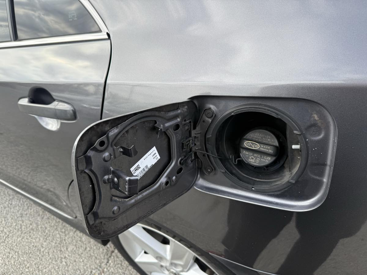 2014 Toyota Camry SE - Photo 13