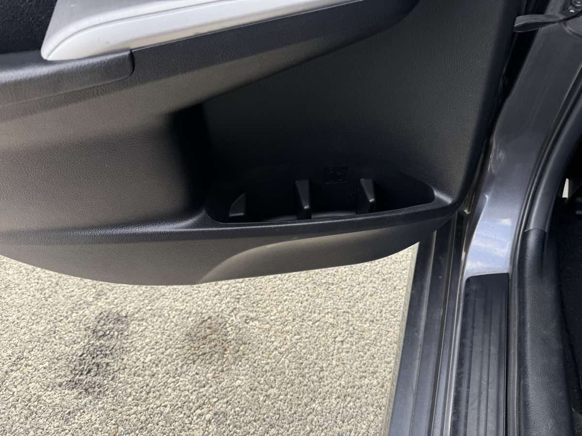 2014 Toyota Camry SE - Photo 17