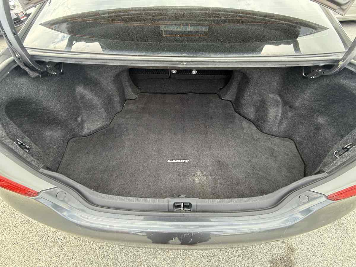 2014 Toyota Camry SE - Photo 22