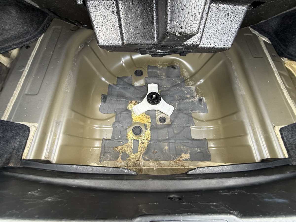 2014 Toyota Camry SE - Photo 24