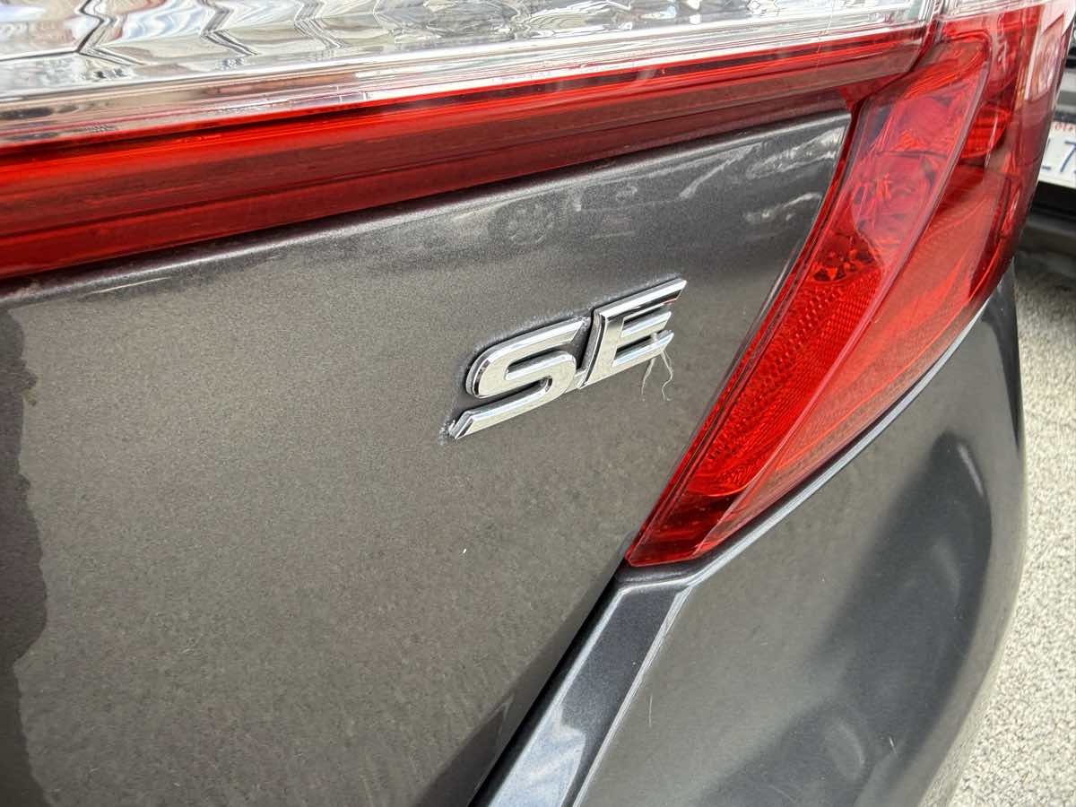 2014 Toyota Camry SE - Photo 28
