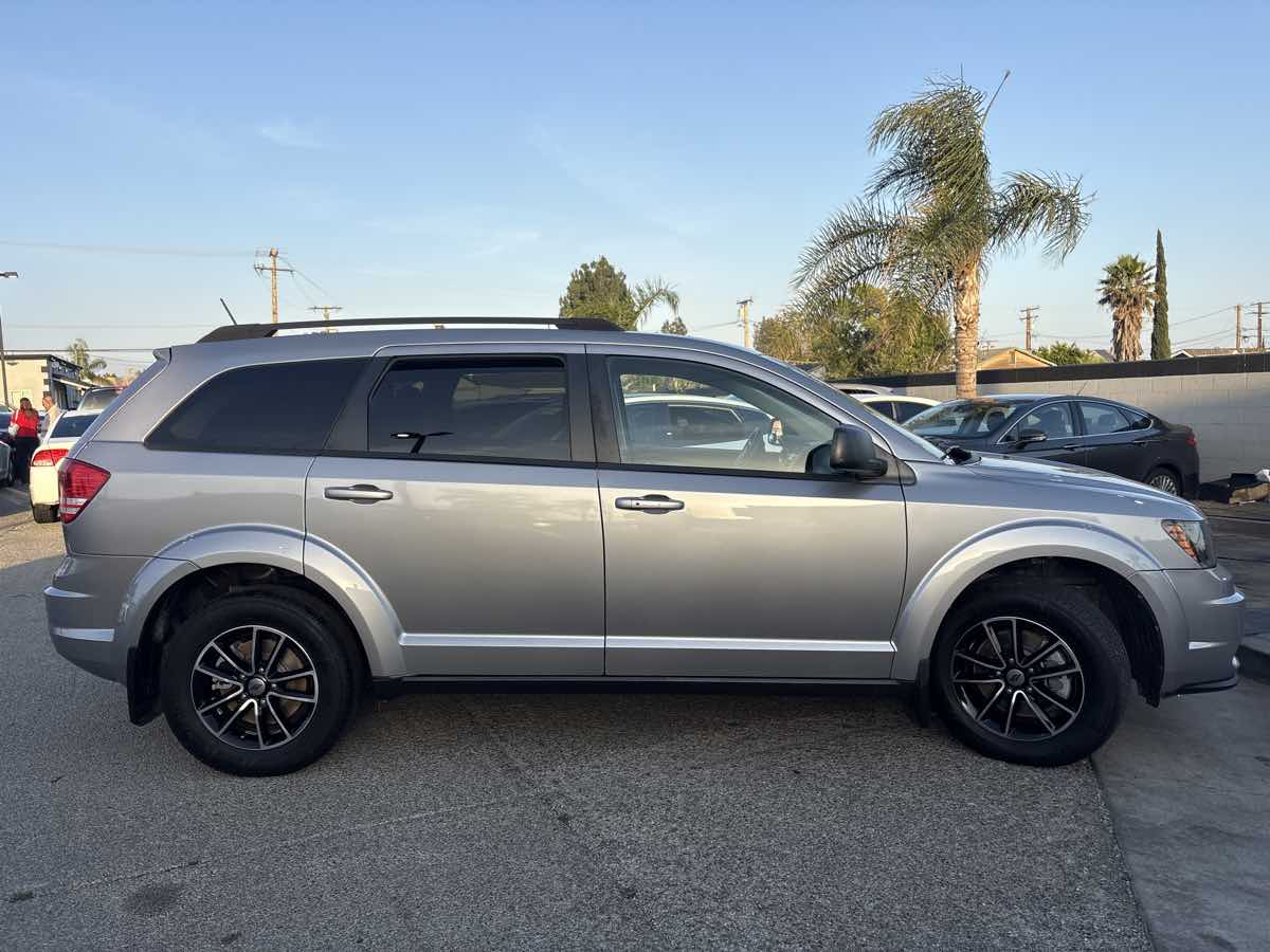 2018 Dodge Journey SE - Photo 4