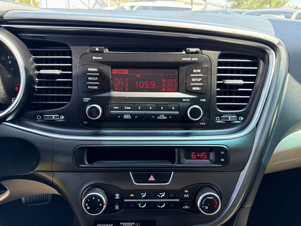 2015 Kia Optima LX - Photo 28