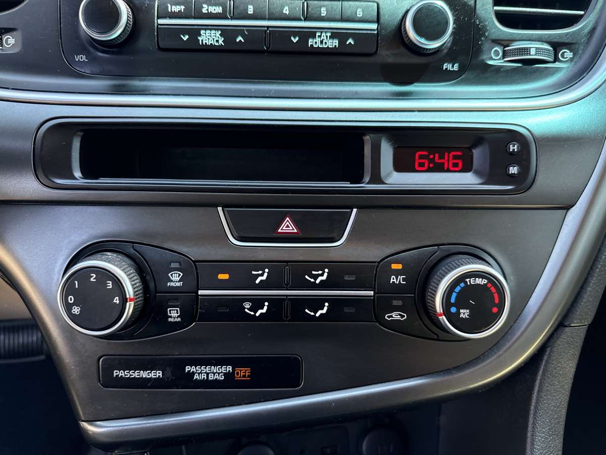 2015 Kia Optima LX - Photo 29