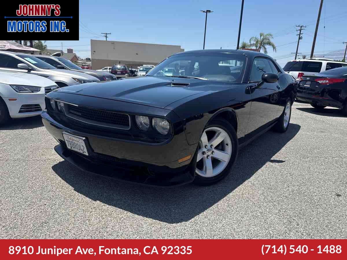 2013 Dodge Challenger SXT's photo