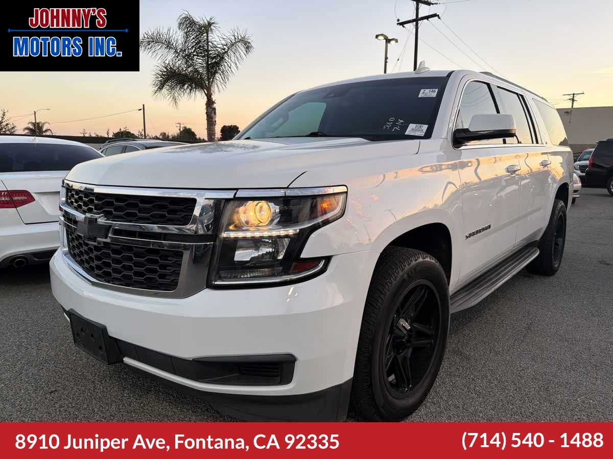 Summit White 2017 Chevrolet Suburban SUV / Crossover Four-Wheel Drive Automatic