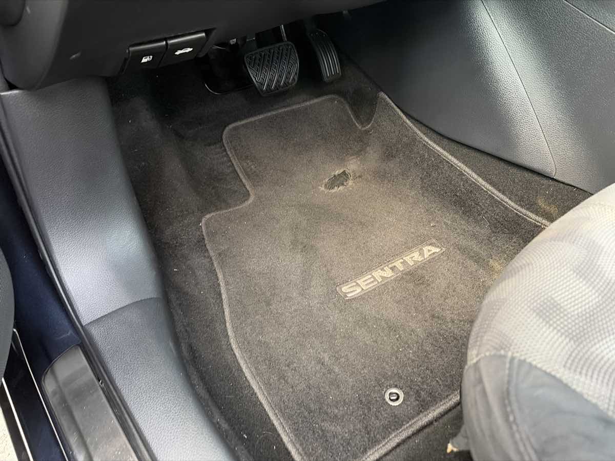 Nissan Sentra photo 11