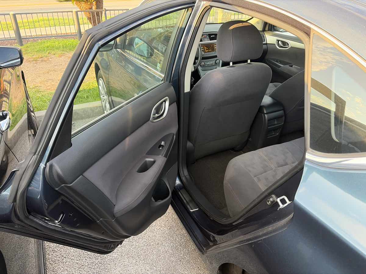 Nissan Sentra photo 12