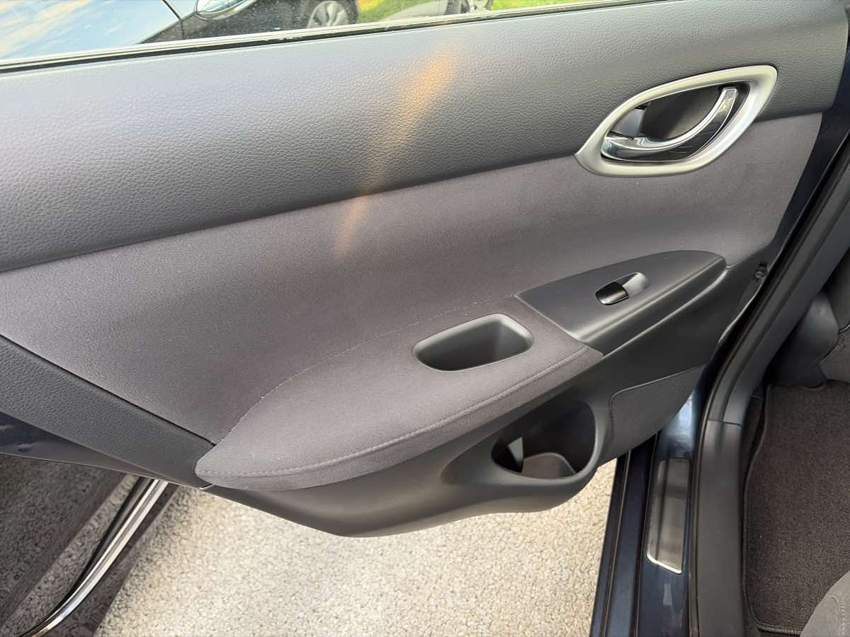 Nissan Sentra photo 13