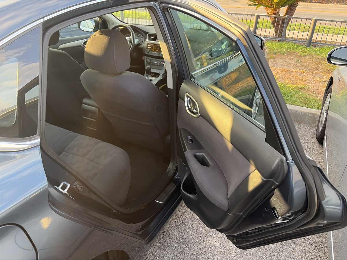Nissan Sentra photo 23