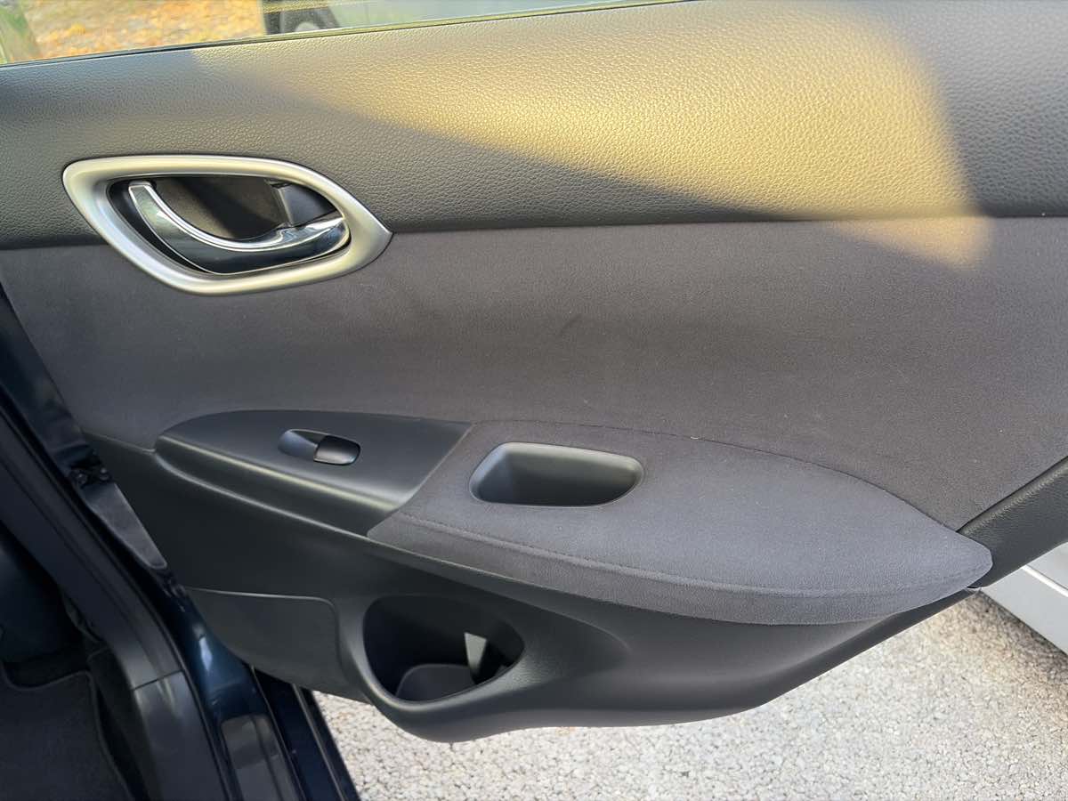 Nissan Sentra photo 24