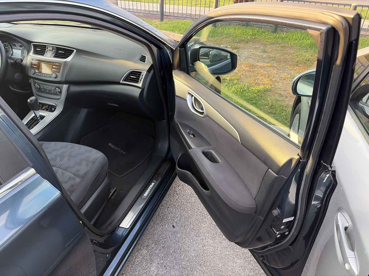 Nissan Sentra photo 27