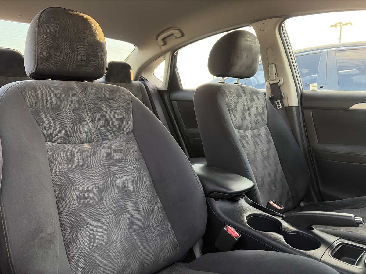 Nissan Sentra photo 29