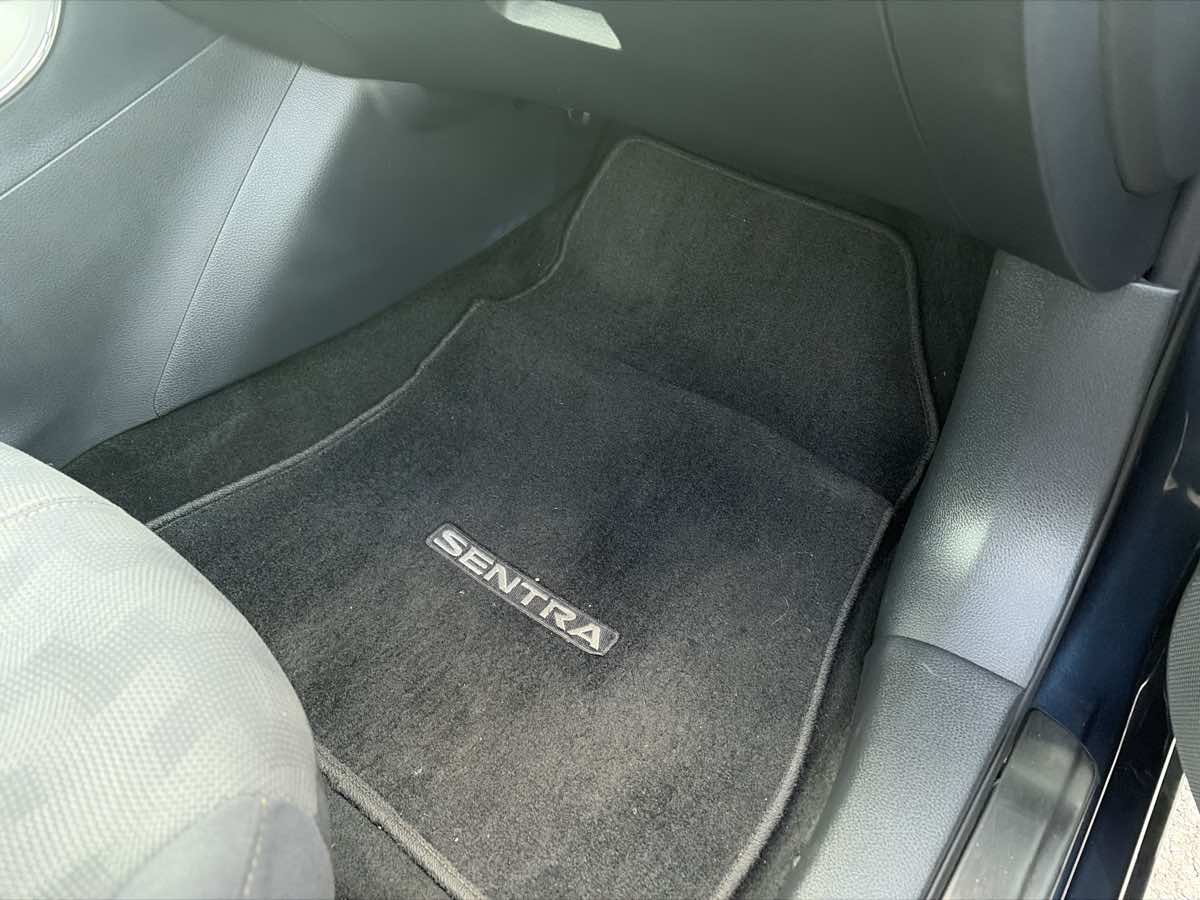 Nissan Sentra photo 31