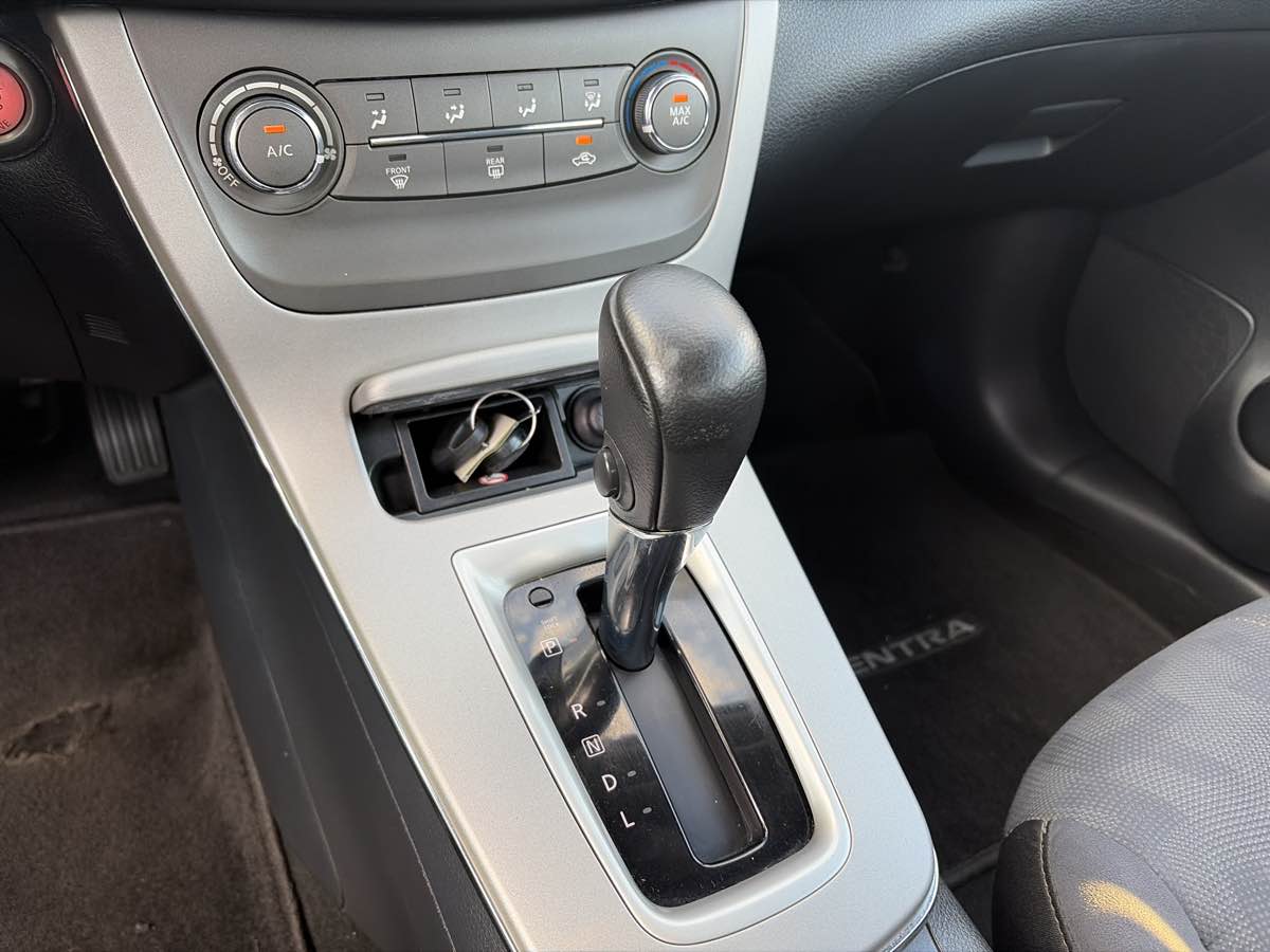 Nissan Sentra photo 42