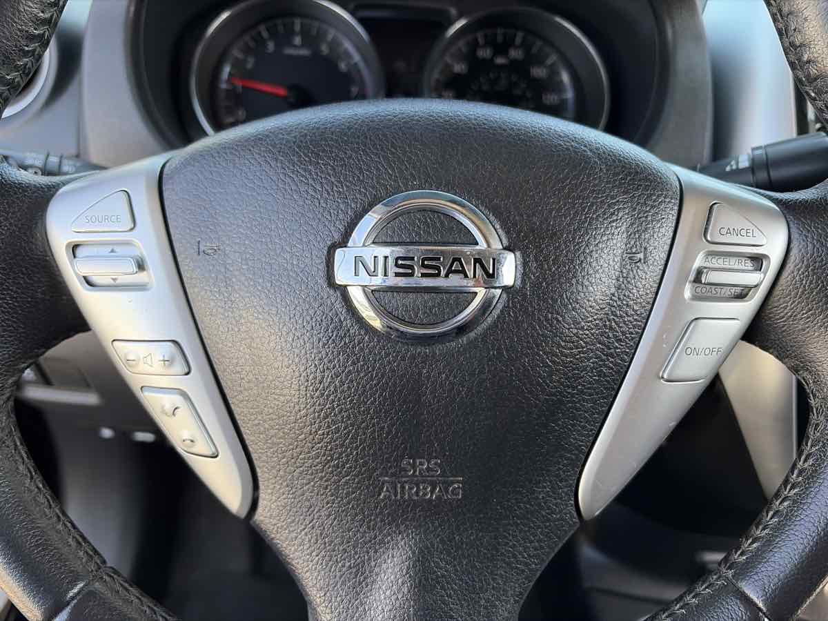 Nissan Versa photo 18