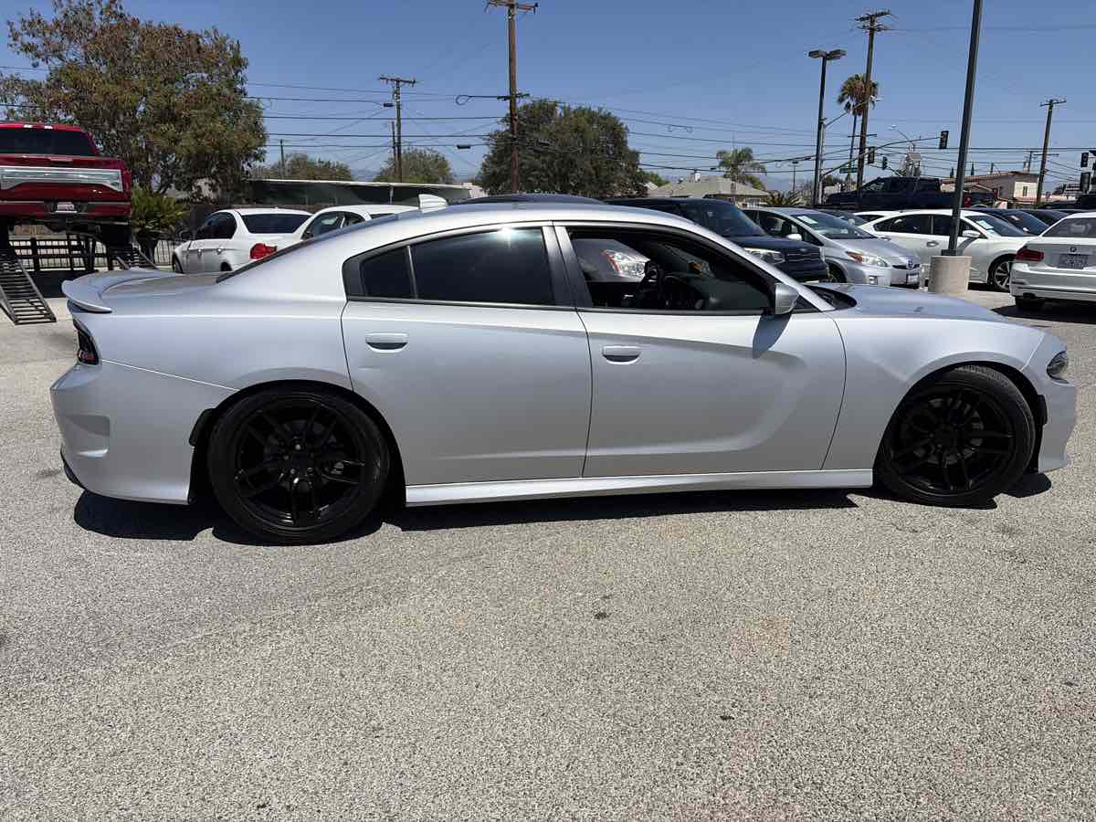 Dodge Charger photo 4