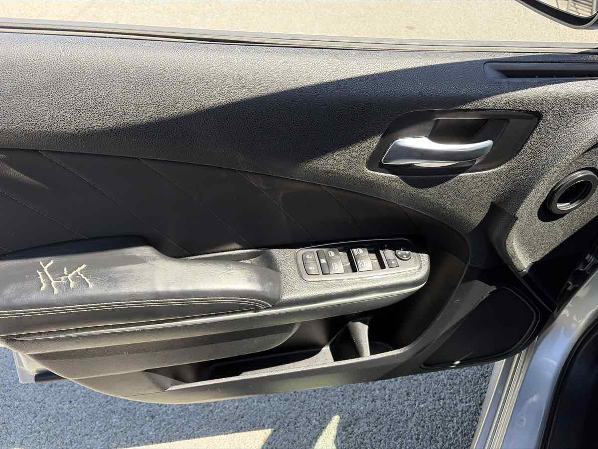 Dodge Charger photo 7