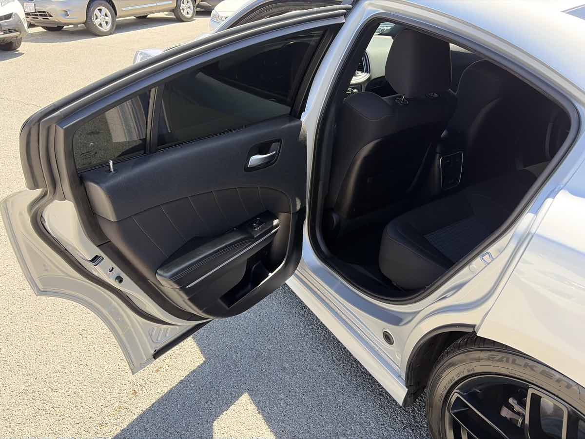 Dodge Charger photo 11
